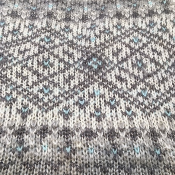 Aeropostale Grey and White Cropped Sweater - Picture 3 of 5